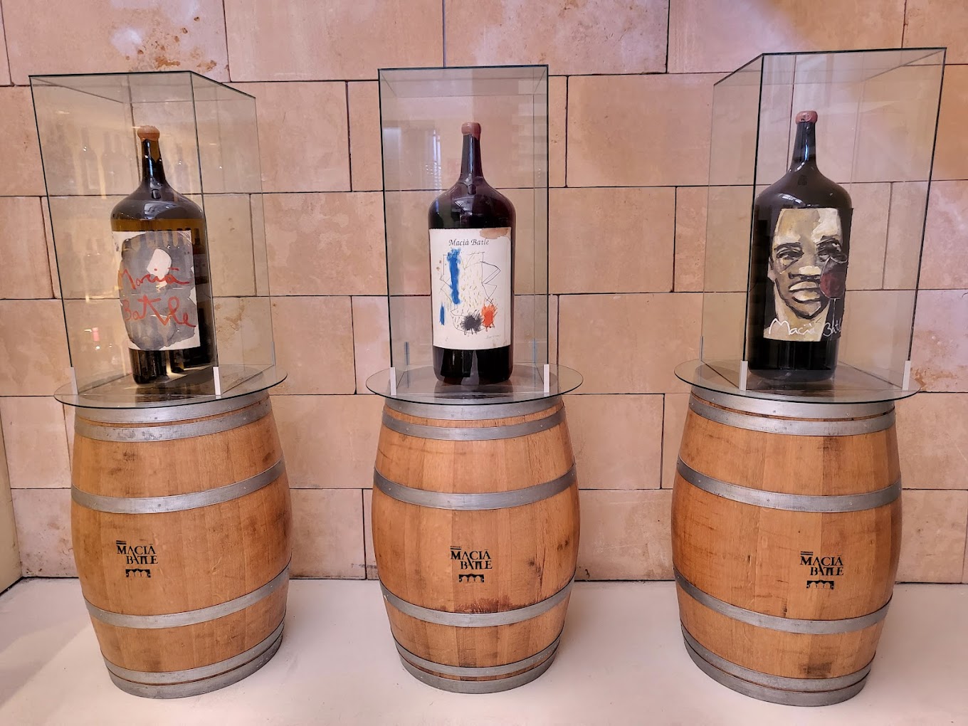 Barrels and wine Magnum de Bodegues Macià Batle