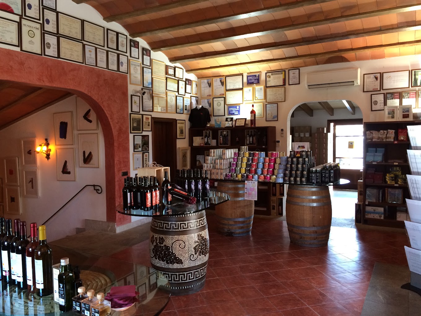 Image of the store - interior of Bodegues Macià Batle