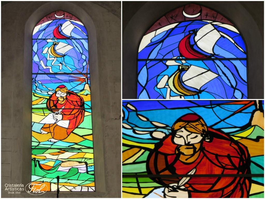 RAMÓNVitral dedicated to Ramón Llull, designed by the artist Jaume Prohens. The stained glass window measures 520 x 135 cm. and is divided into 5 pieces. Made all in spectrum glass and grisailles.