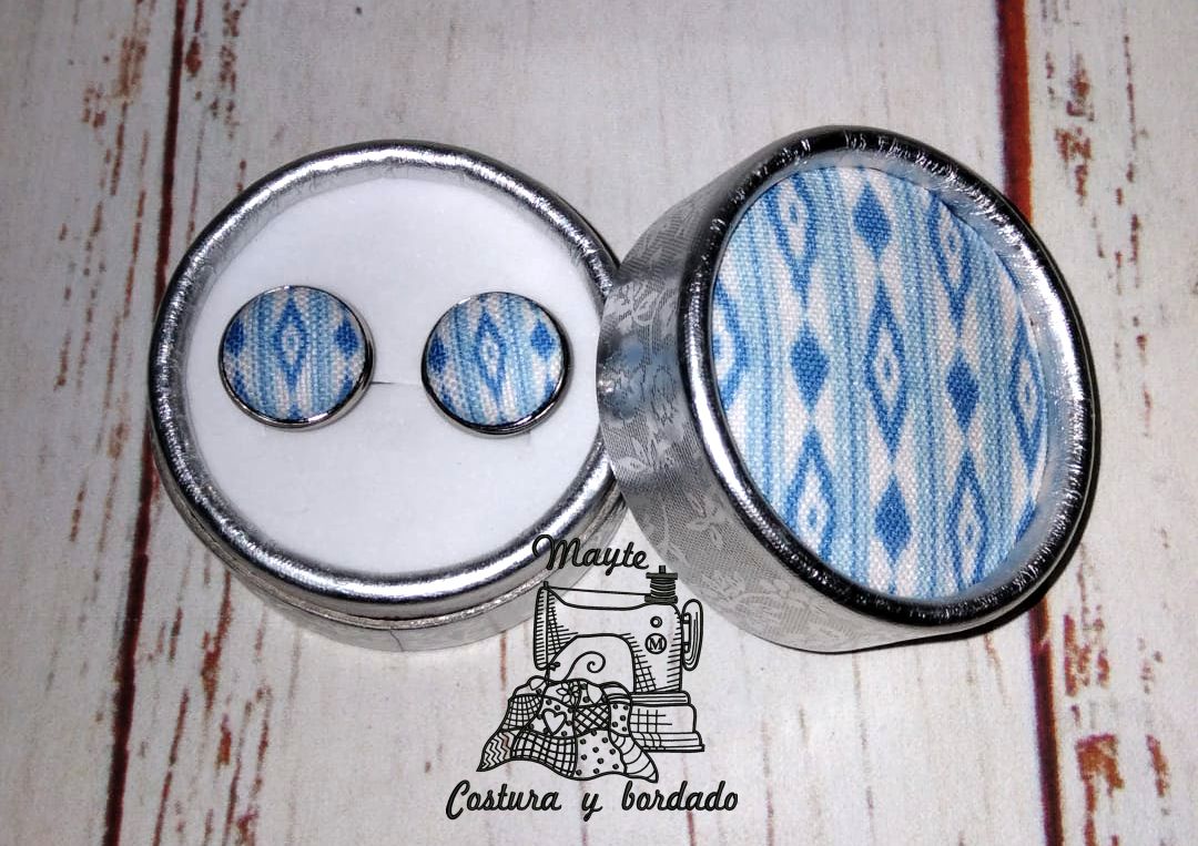 cufflinks and box "fabric of tongues" 